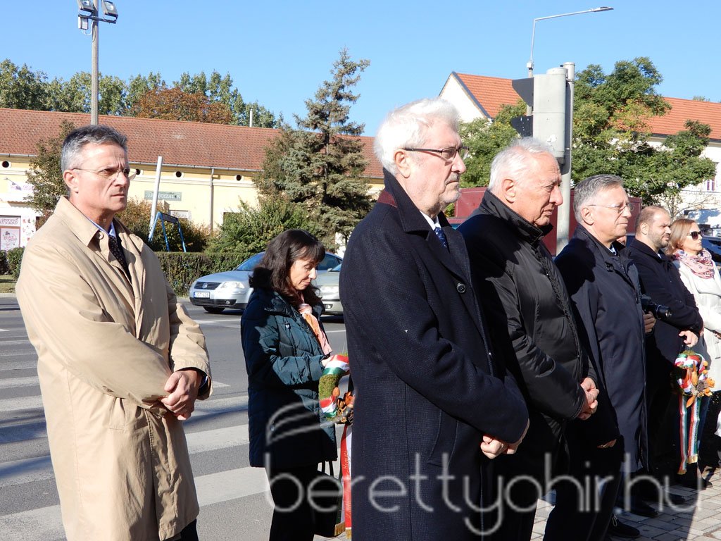 Emléktábla avatás 04